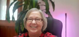 How to achieve a fuller and more voluminous hairstyle without using hair  products?