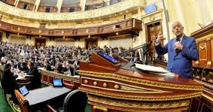 أَلّا يَكونَ عَلى البِلادِ بَخيلا. Ù…ÙˆØ§Ø¬Ù‡Ø© Ø³Ø§Ø®Ù†Ø© Ø¨ÙŠÙ† Ø§Ù„Ù†ÙˆØ§Ø¨ ÙˆÙˆØ²ÙŠØ± Ø§Ù„ØªØ¹Ù„ÙŠÙ… Ø·Ø§Ø±Ù‚ Ø´ÙˆÙ‚Ù‰ Ù†Ø­ØªØ§Ø¬ 130 Ù…Ù„ÙŠØ§Ø± Ø¬Ù†ÙŠÙ‡ Ù„Ø­Ù„ ÙƒØ«Ø§ÙØ© Ø§Ù„ÙØµÙˆÙ„ Ø¨Ù„Ø§Ø´ ØªÙƒÙ„ÙÙˆØ§ Ù†ÙØ³ÙƒÙ… Ø¨Ø§Ù„Ø¯Ø±ÙˆØ³ Ø§Ù„Ø®ØµÙˆØµÙŠØ© Ø±Ø§ØªØ¨ Ø®Ø±ÙŠØ¬ Ø§Ù„ØªØ¹Ù„ÙŠÙ… Ø§Ù„ÙÙ†Ù‰ ÙÙ‰ ÙŠÙˆÙ†ÙŠÙˆ Ø³ÙŠØ¨Ø¯Ø£ Ø¨Ù€5 Ø¢Ù„Ø§Ù Ø¬Ù†ÙŠÙ‡ ÙˆÙ†ÙˆØ§Ø¨ Ø¬Ø§ÙŠØ¨