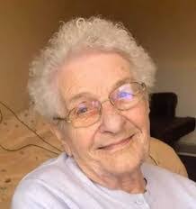 Nancy Heslop's Instagram, Twitter & Facebook