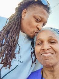 Diane Austin (@dianeroselle) • Instagram photos and videos