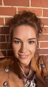 Michelle Pitts's Instagram, Twitter & Facebook