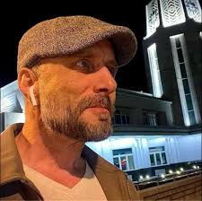 Do you practice swing or no practice swing during g round?