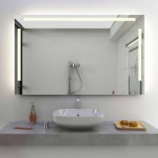 Illuminazione A Specchio Nel Bagno 45 Esempi Entusiasmanti Decorazioni Natalizie Bathroom Mirror Round Mirror Bathroom Lighted Bathroom Mirror