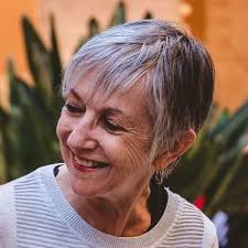 Last Tuesday was another wonderful celebration of the creativity in our  community. Ridgefield Art Association member @rosejubbart was the featured  “chatter” sharing her insights and passion for the arts. Roses' work is