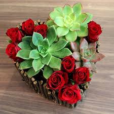 On valentine's day, flowers aren't just for couples in love. Arranged With Love Beautiful Valentine S Day Flowers For Everyone Ehow Com Valentine Flower Arrangements Valentine S Day Flower Arrangements Valentines Flowers