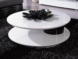 Seule en table d'appoint ou à quatre en table de salon, voici la table edison distribuée par maisons du monde. Table Basse Ronde Flavum Mdf Laque Blanc Noir 56891