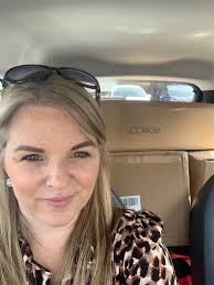 👋🏻Hi Brides to be! Im Laura and the owner of Loola Loves Weddings for  most of your personalised wedding needs! Please feel free to give me a  follow