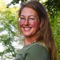 Jocelyn Wallace's Instagram, Twitter & Facebook