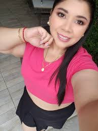 Andrea Colunga's Instagram, Twitter & Facebook