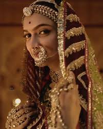 Trending Maang Tikka Designs That Will Mesmerize You Setmywed Rajasthani Bride Bridal Jewellery Indian Deepika Padukone