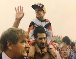 Pawie, bez polaka w kadrze, przegrały na wyjeździe z występującym. A Late Bloomer With Fast Feet And A Fast Brain Klich S Path From Poland To Becoming Bielsa S Lynchpin The Athletic