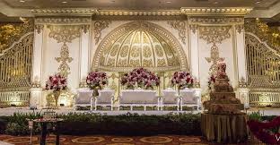 Bagi anda yang ingin memiliki tema dekorasi pernikahan yang sederhana namun tetap terlihat elegan dan modern, maka anda dapat mencoba. Contoh Dekorasi Pernikahan Sederhana Yang Bisa Dibuat Sendiri Tanpa Butuh Wedding Organizer Hello Brides