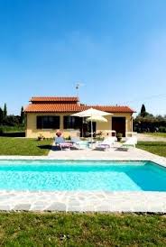 Wählen sie aus unserem breiten angebot an ferienhäusern mit swimming pool, ferienunterkünften mit gästebewertungen und ferienwohnungen in den besten italienischen urlaubsorten. Ab 24 Pro Tag Villa Ambrogio Villa In Italien Toskana Mieten Sonnigetoskana Villa Ambrogio Ist Eine Neu Restaurierte K Ferienhaus Toskana Toskana Villa