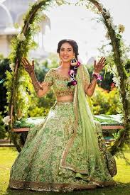 15 Best Mehndi Outfits From 2017 Weddingz2017rewind Bridal Wear Wedding Blog This phenomenal color combination is so captivating and lit! 15 best mehndi outfits from 2017