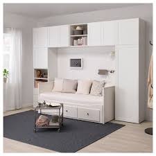 Frische Einrichtungsideen Und Erschwingliche Mobel Ikea Kleiderschrank Gastezimmer Einrichten Kleiderschrank Weiss