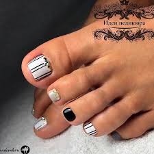 Black And White Striped Toe Nails Over 50 Fun Toe Nail Designs To Go Crazy Over Naildesignsjournal Com Pedicure Designs Toenails Toe Nails Toe Nail Designs