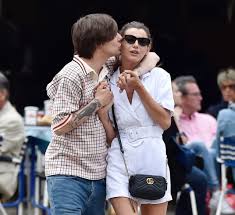 Louis tomlinson and eleanor calder have been dating since 2011, and are still going strong. Louis Tomlinson Looks Loved Up With Girlfriend Eleanor Calder On Romantic Holiday In Formentera