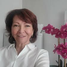 Kay Geer's Instagram, Twitter & Facebook