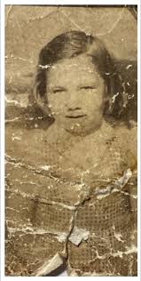 Please guys help us change the background with a little retouching it is  for her birthday... Admin please approve 🙏