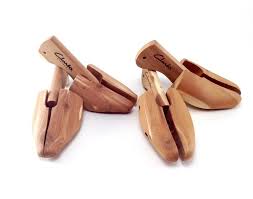 Clarks Cedar Wood Shoe Trees For Women S Clogs 2 Pair Medium Fits Size 7 9 Cedar Womens Clogs Wood Shoes Shoe Tree