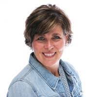 Lisa Centrella's Instagram, Twitter & Facebook