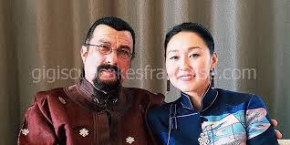 Seagal was the target of a lawsuit for his part of a police operation filmed (but never aired) for steven seagal: Die Unerklarliche Wahrheit Von Steven Seagals Frau Erdenetuya Seagal Prominente Ehepartner