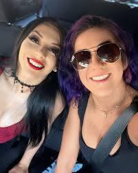 Stephanie Vaquer and Bayley share new...