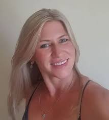 Lisa Wintle's Instagram, Twitter & Facebook