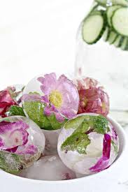 Never eat flowers from florists, nurseries, or roadsides. Put Edible Flowers In Ice Cubes For Perfectly Insta Worthy Drinks