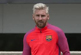 Platin Sarisi Messi De Bile Cok Guzel Duruyor Messi Size Bu Renk Icin Cesaret Verebilir Lionel Messi Messi Yeni Sac