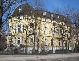 Aktuell wird er von den strafverfolgungsbehörden per. Das War Die Prunkvolle Villa Des Wirecard Betrugers Jan Marsalek Business Insider