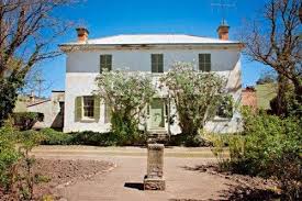 Posts About Colonial On Old Estates For Sale Cottage Homes Colonial Cute Cottage