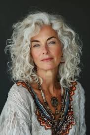 Karen Dearing's Instagram, Twitter & Facebook