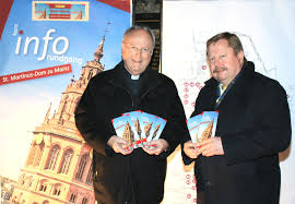 Broschure Uber Denkmaler Im Mainzer Dom Vorgestellt Pressestelle Bistum Mainz