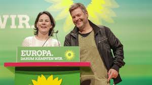 Annalena baerbock und robert habeck: Umfrage Die Grunen Sind Wieder Zweitstarkste Kraft In Deutschland