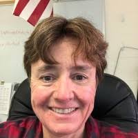 Lisa Manzi's Instagram, Twitter & Facebook