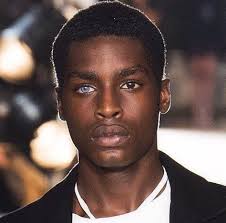 Ulysses (Avan Jogia) and his online crush Gabriel (Tyler Posey) find a  hidden spot for a quick hook up, from the premiere episode of Gregg Araki's  Starz series Now Apocalypse (animated gif -