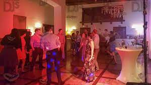 Das haus präsentiert sich dort als vielseitiger veranstaltungsort für tagungen, konzerte und festlichkeiten aller art. Haus Der Unternehmer Duisburg Mobile Hochzeits Dj