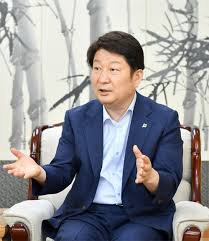 이 자리에는 차순도 메디시티협의회장, 정홍수 대구시의사회장. ê¶Œì˜ì§„ ëŒ€êµ¬ì‹œìž¥ ëŒ€êµ¬ê²½ë¶ ìƒìƒê³¼ ë‹¬ë¹›ë™ë§¹ ì€ ì§€ì—­í†µí•© ë‚¨ë¶í†µì¼ ëª¨ë¸ë  ê²ƒ ë‰´ìŠ¤ ë™ì•„ë‹·ì»´