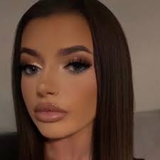 Emily Colbeck's Instagram, Twitter & Facebook