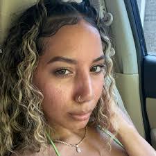 Jackie Navarrete's Instagram, Twitter & Facebook