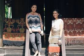 Model mode gamis dari kain sarung online terbaru murah model baju gamis terbarudetail mode gamis dar. 13 Kain Tradisional Khas Indonesia Yang Luar Biasa Indah