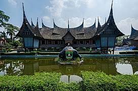Tapi, rumah adat sumatera barat itu bukan cuma terdiri daru rumah gadang aja lho. Rumah Gadang Wikipedia Bahasa Indonesia Ensiklopedia Bebas