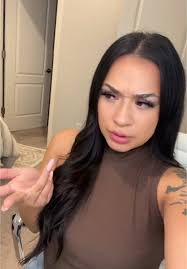 Julia Arellano (@julscele)