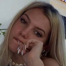 Beth Colley's Instagram, Twitter & Facebook