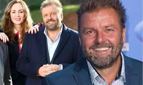 Martin, 58, took to twitter document a recent night he spent in hospital. Homesunderthehammer Homes Under The Hammer Has Martin Roberts Left Homes Under The Hammer