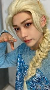 Elsa Lucas's Instagram, Twitter & Facebook