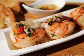 Garnelenpfannchen Mit Knoblauch Und Peperoni Rezept Fisch Zubereiten Rezepte Garnelen