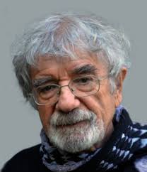 Lo importante es entender que llegó el momento de mirarnos y escucharnos. 40 Humberto Maturana R 1928