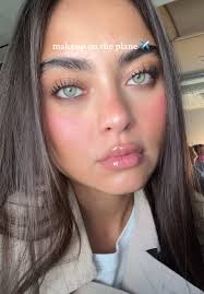 Essential Touch-Ups for Airplane Makeup